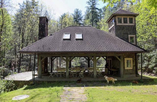 Splendor Mountain Shadow Rock Pavilion & Bungalow