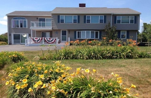 Sprawling sea views and oceanside relaxation 200 feet from the beach