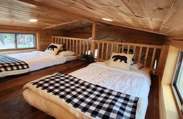Spruce Cabin (with Loft)