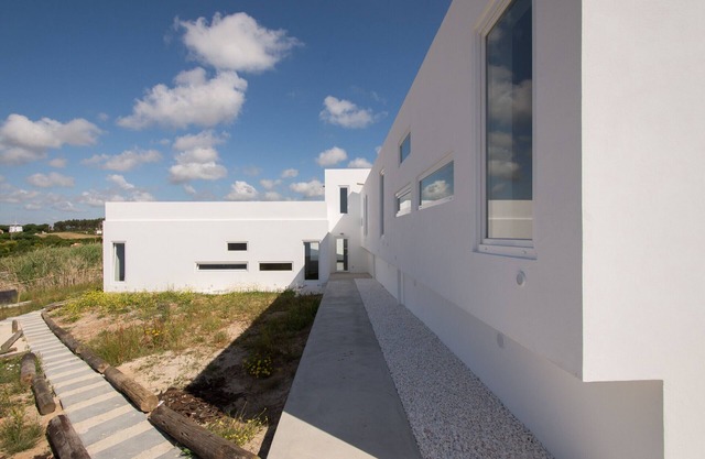 ST Apart 01 in Atouguia da Baleia