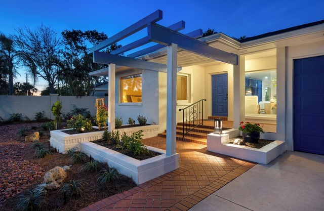 St Armands Mid Century Rad Pad with Pool