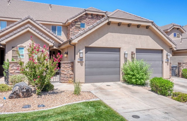 St George, near Zion, 2 king bedrooms, 2 pools/hot tubs, playground, pond 4 BD