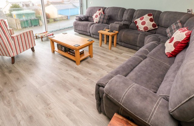 ST HARMON, pet friendly, luxury holiday cottage in Solva