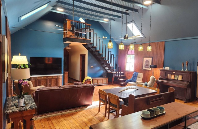 St. John's - Simply Divine, 4 BR, 2.5 Bath, Harpers Ferry