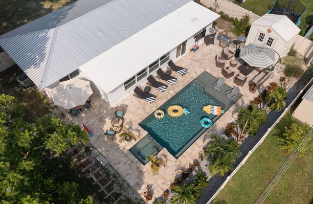 St Pete Pool Paradise: Heated Pool, Hot Tub, Coffee - Near Beaches