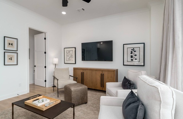 Stadium View: Your Spacious and Convenient Retreat in the Heart of Tuscaloosa