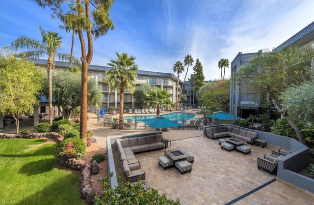 Standard 2 Queens at Holiday Inn & Suites Airport North - Pet-Friendly Property