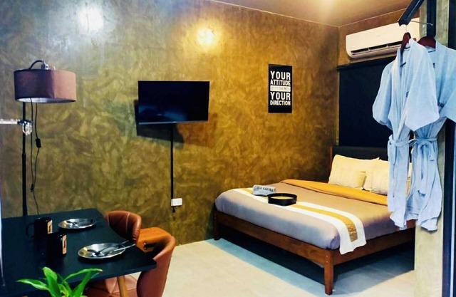 Standard Deluxe Room/Casakarina-Lucena City