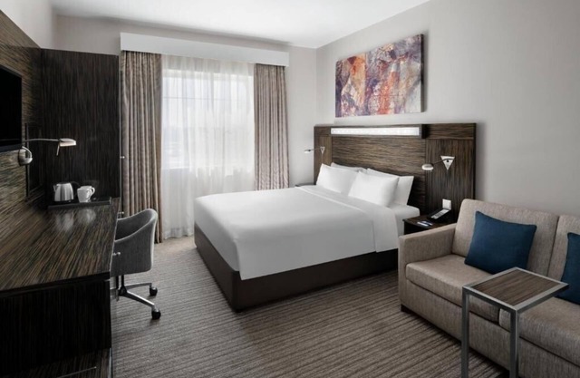 Standard Room in Jumeirah with Free Breakfast