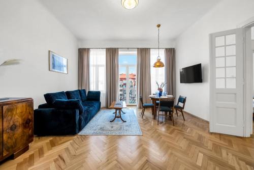 Stara Praga Apartment - Top Location, Balcony - by Rentujemy