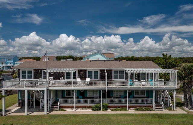 "Starfish" - Canal Condo, 2 Bedrooms/1.5 Bathrooms