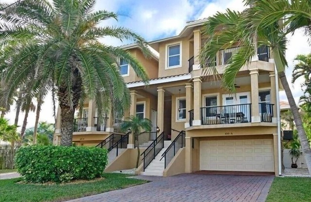 Starfish East- Beautiful Villa private pool and a few steps to the beach