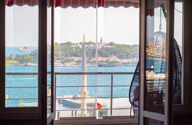 Stargazer Bosphorus | Cihangir