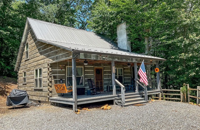 Starry Skies + Fire Pit = Your Perfect Sept Escape @ Reddies River Retreat