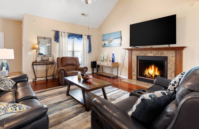 Stately home close to the beach & activities with private fishing dock & W/D