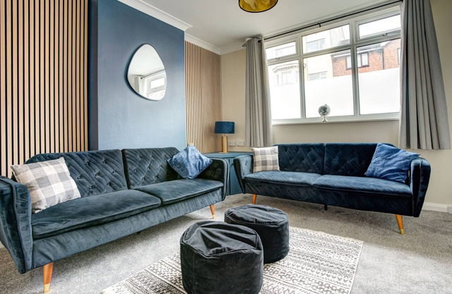 Station House – 4Bed Near Beach, Town & Station
