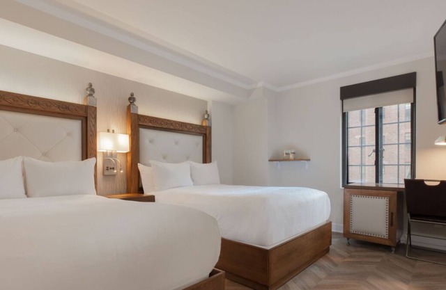 Statue of Liberty Tour! 4 Queen Units Near Brooklyn Bridge & LaGuardia Airport!