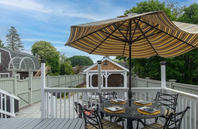 Stay in the Heart of Falmouth