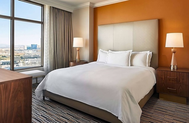 Stay in the Heart of Las Vegas! 2 Spacious Units w/Living Area | Outdoor Pool