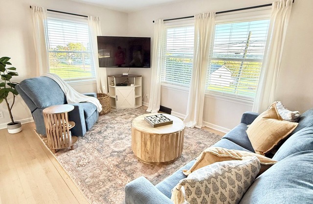 Stay in the Heart of Amish Country – 3-Bedroom House