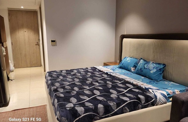 Stay with BnBBuddy Hosting for 5 Yr Gurugram with WiFi, AC