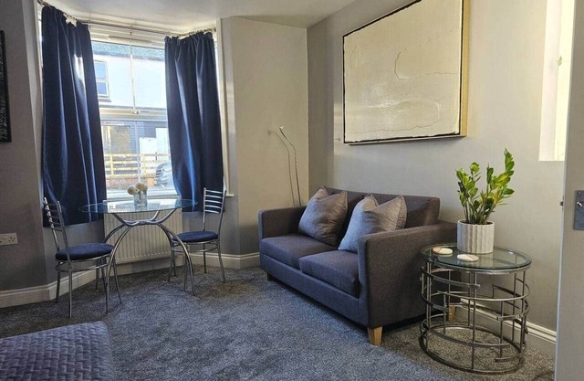 Stay Zen Apartments - Free Parking & Garden Woking