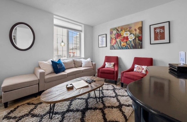 #StayInMyDistrict Downtown Loft