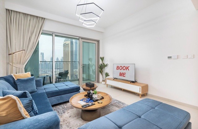 StayShort - Beautiful 2-BR Flat in Downtown Luxury City Living at Its Best