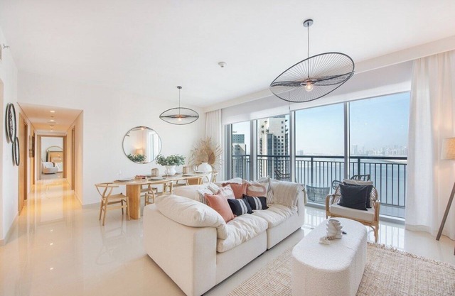 StayShort - Stylish Cozy 3-Bedroom Apartment with Harbour Views in Dubai Creek H