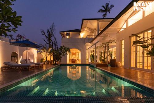 StayVista at Villa Selene - Dolly J Homes with Pool