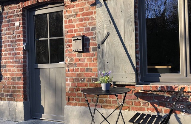 Steen home: a charming little farmhouse