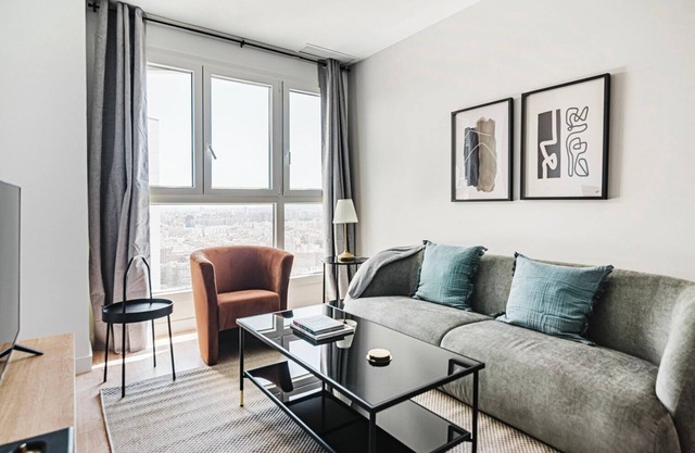 Stellar Martiricos-La Roca 1BR w/Pool, Gym & Doorman, by Blueground