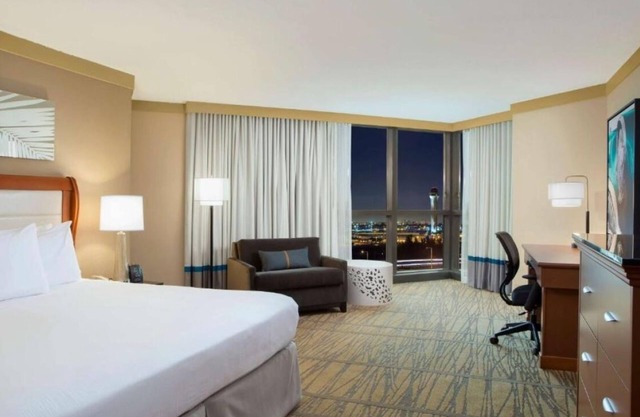 Steps Away from Miami's Int'l Airport! Free Airport Shuttle + Outdoor Pool