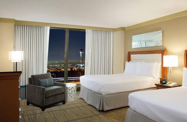 Steps Away from Miami's Int'l Airport! Free Airport Shuttle + Outdoor Pool