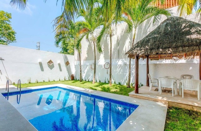 Steps to Beach, Rooftop Spa Tub, Bikes, Pool