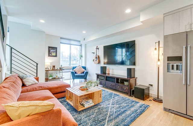Steps to City Park: Townhome w/Rooftop Deck!
