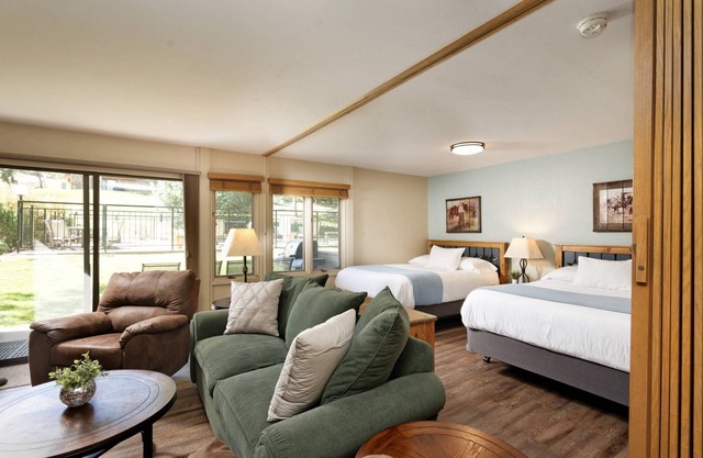 Steps To Snowmass Base Village & Lifts! Pool & HT, Patio W/Grill, Covered Parking, Wood FP