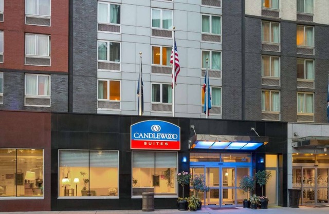 Steps to Times Square | Full Kitchen. Pet-Friendly