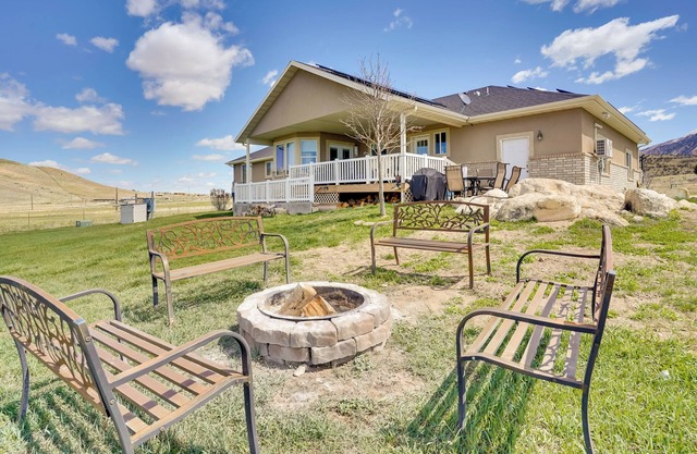 Sterling Home < 2 Mi to Palisade State Park!