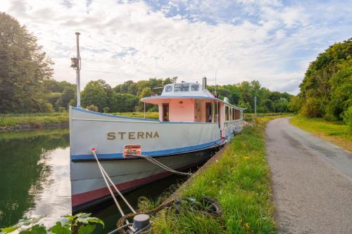 Sterna boat & suites