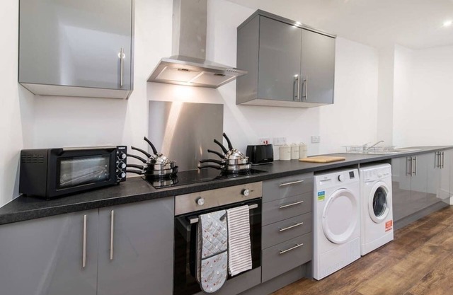 Stoke on Trent Webberley Stylish Studio Unit 9A
