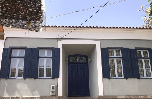 Stone built house, fully renovated, high ceilings, big windows