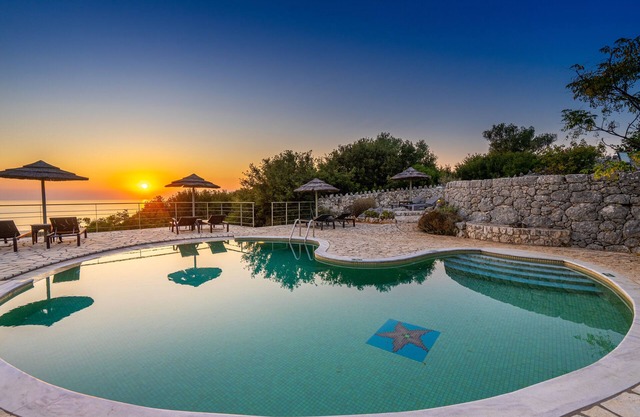 Stone Cottages, Levanda sea view-shared pool