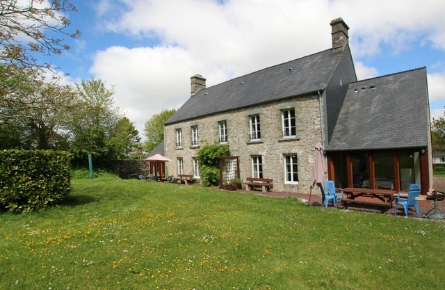 Stone house in La Hague, 4 pers, pets allowed, internet