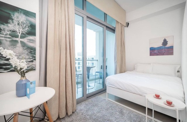 StoneTree - DEC Tower T3 Studio - Near The Beach