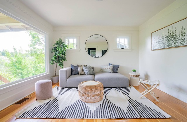 Storybook Cottage Retreat - Walkable West Seattle