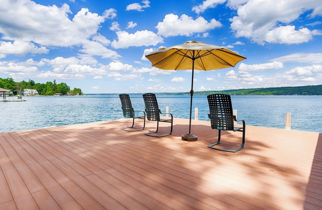 Strawberry Cottage - Enjoy Wooded Privacy on Canandaigua Lake!