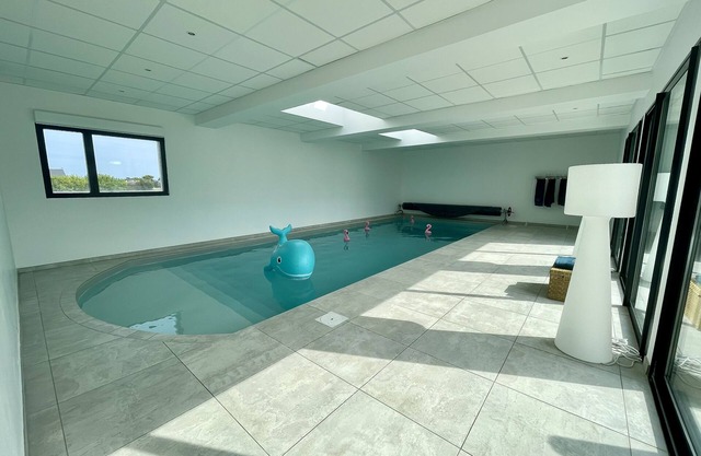 Studio à 500m des Plages Avec Jardin et Accès Piscine Intérieure