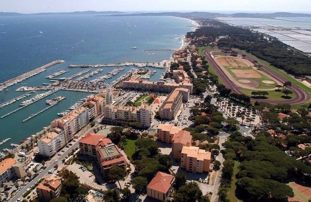 Studio 3-Studio-Comfort-Ensuite with Shower-Harbour view