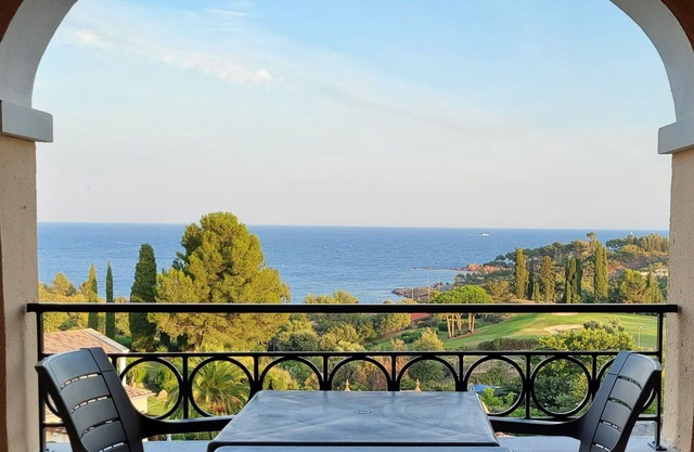 STUDIO 4 P EXCEPTIONAL SEA VIEW IN RESIDENCE PIERRE ET VACANCES